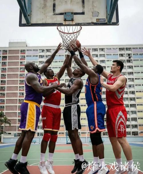 这就很有意思了！AI生成的各年代球星们同框！