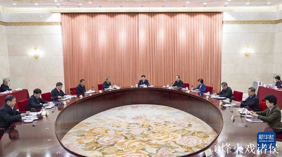 中共中央政治局召开会议 讨论政府工作报告 中共中央总书记习近平主持会议