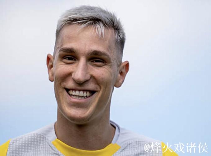 多特为施洛特贝克标价5000万欧,并给他1400万欧的续约年薪 多特为施洛特贝克标价5000万欧,并给他1400万欧的续约年薪